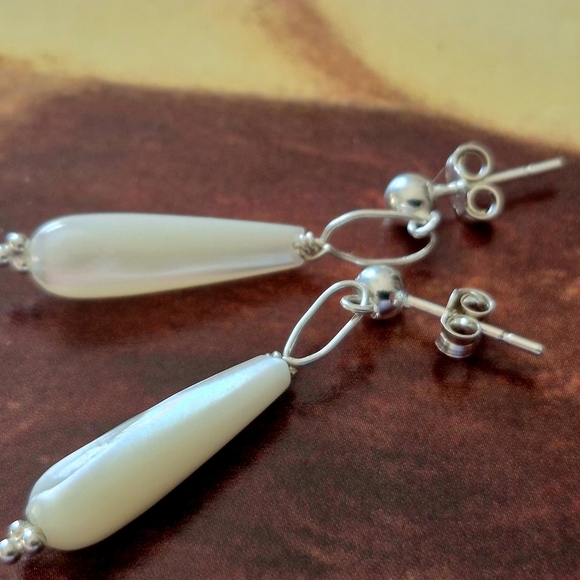925 Sterling Silver Mother Of Pearl Earrings - Picture 6 of 9